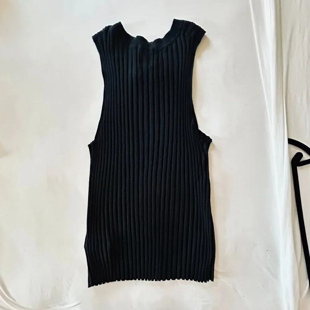 Gap Ribbed Stretch Tank in BLack Size XL Tall (NWT) - Picture 2 of 4